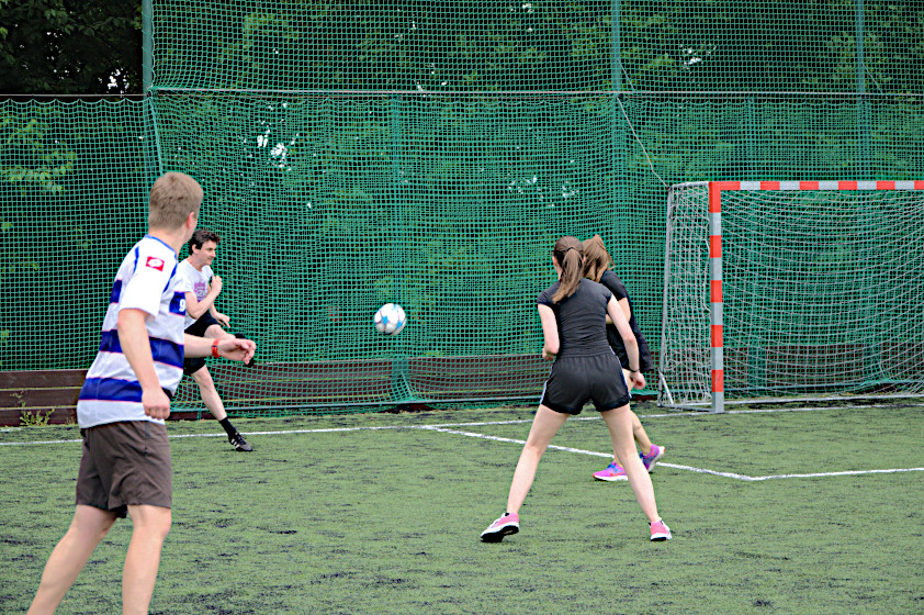  ◳ fotbal_2 (jpg) → (originál)