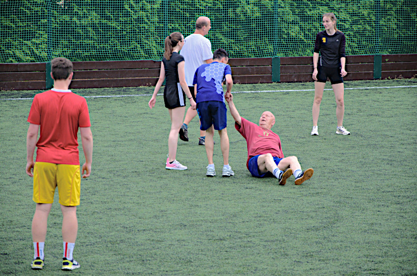 ◳ fotbal_6 (jpg) → (originál)