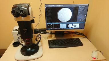  ◳ Optický mikroskop NIKON (jpg) → (výška 215px)